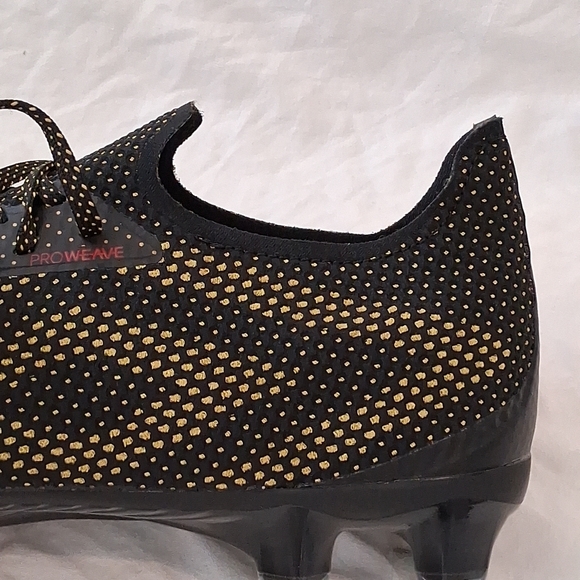 Umbro Black and Gold Athletic Soccer Shoes main image 14